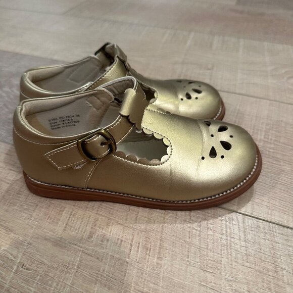 FELIX & FLORA GIRLS GOLD MARY JANE SHOES SIZE 11 - Picture 1 of 8